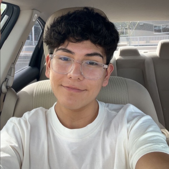 Profile Picture of Martin Prieto (@thisismartin) on Poshmark