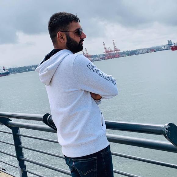 Profile Picture of Satnam Dosanjh (@satnamdosanjh2) on Poshmark