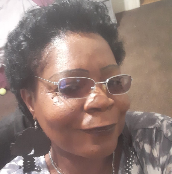 Profile Picture of Sharon Maxey (@sharonmaxey) on Poshmark