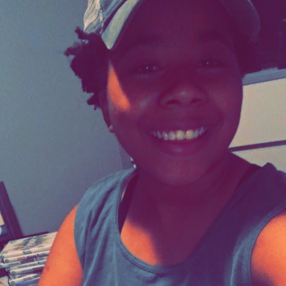 Profile Picture of Athena Campbell (@athena1298) on Poshmark