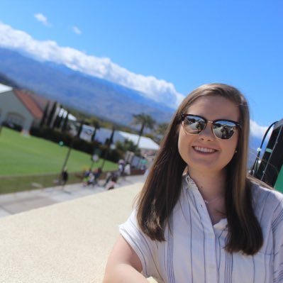 Profile Picture of Elizabeth Braswell (@Biz_1999) on Twitter