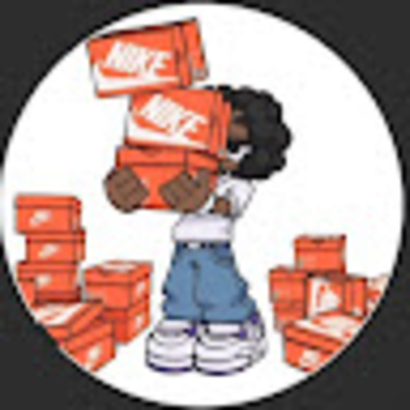 Profile Picture of Daniel Steele (@legocole2201) on Poshmark