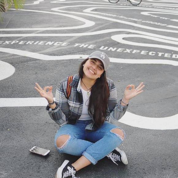 Profile Picture of Pamela Andrade (@pam_andrade) on Poshmark