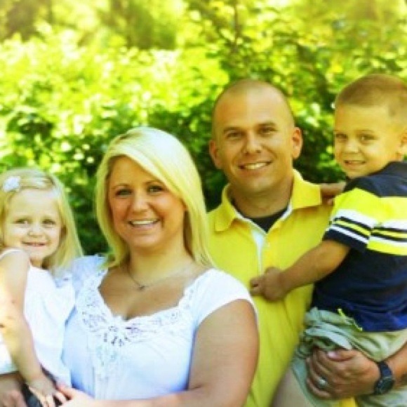 Profile Picture of Kim Eggert (@keggert) on Poshmark