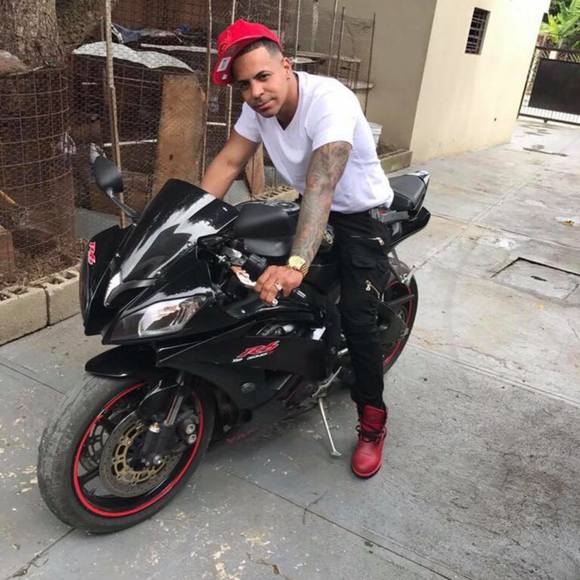 Profile Picture of Carlos michael Rodriguez rodriguez (@thelindo6) on Poshmark