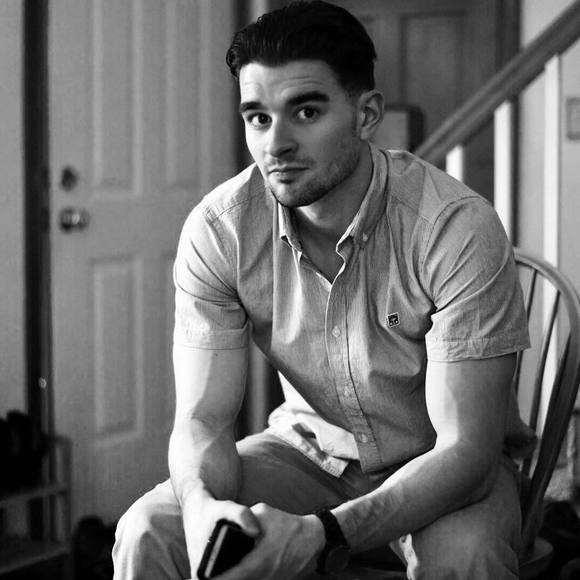 Profile Picture of Chris Parenteau (@cparenteau) on Poshmark