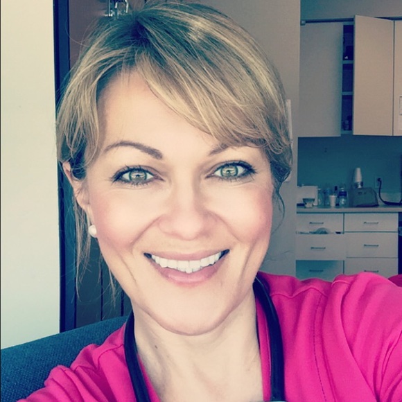 Profile Picture of Tatiana Cronen (@tatianacronen) on Poshmark