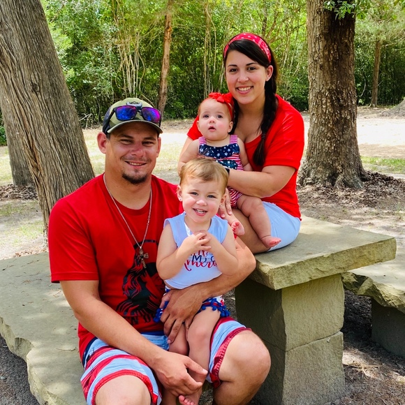 Samantha Batchelder - Poshmark Profile Picture of Samantha Batchelder (@sbatchelder14) on Poshmark