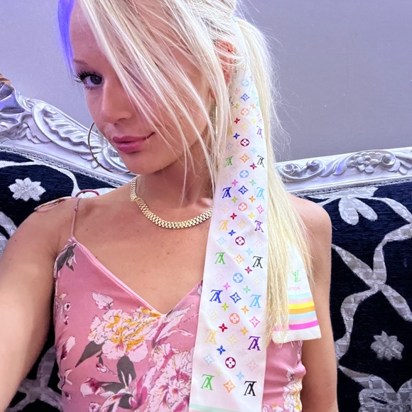 Profile Picture of Maggie Baietto (@maggiebaietto) on Poshmark