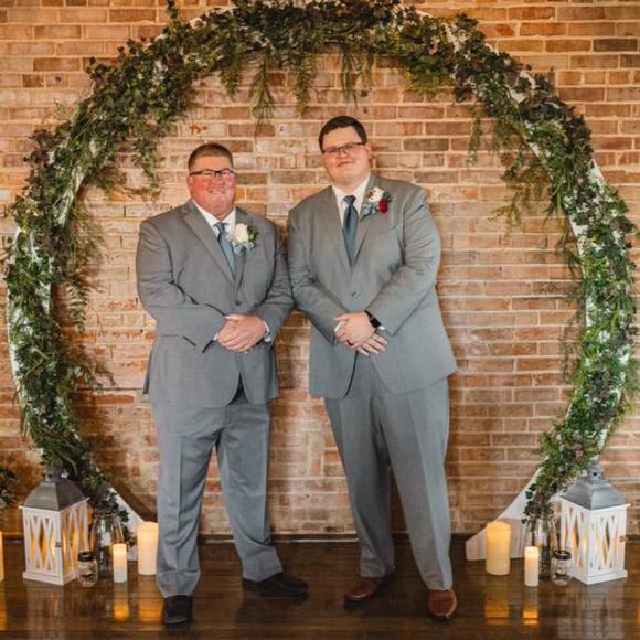 Profile Picture of Paulandkelly Weber (@paulwlmo) on Poshmark