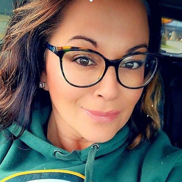 Profile Picture of Laura Domenech gavin (@lauragavin78) on Poshmark
