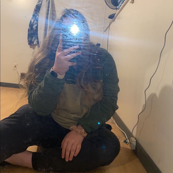 Profile Picture of Robyn Andersen (@robynandersen) on Poshmark