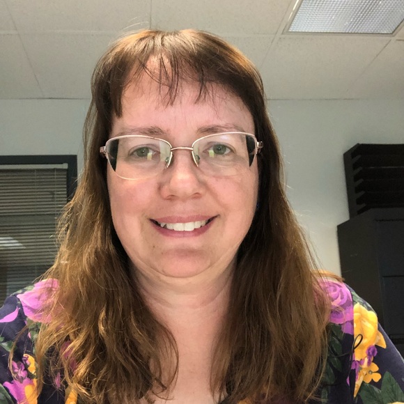 Profile Picture of Staci Bilzing (@sdb70) on Poshmark