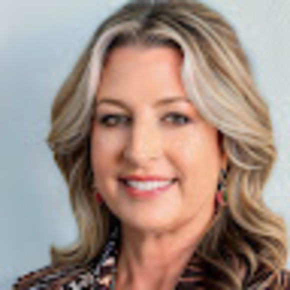 Profile Picture of Wendy Shusko (@wendyshusko) on Poshmark
