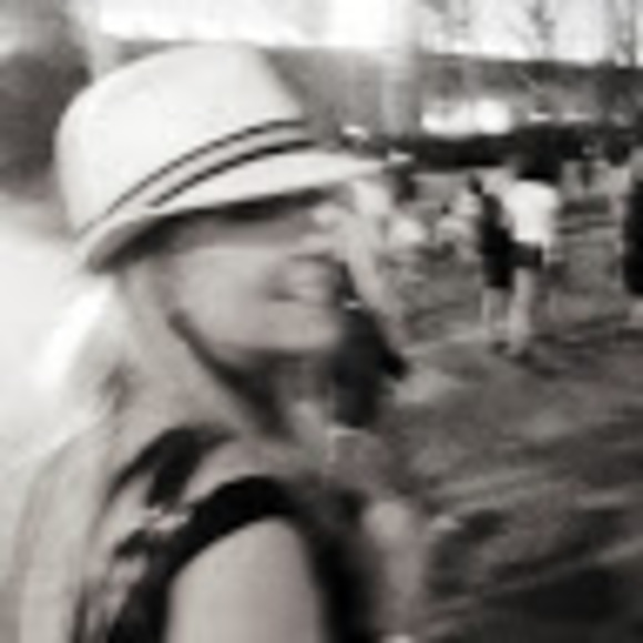 Profile Picture of Jillian Correll (@jilliancorrell) on Poshmark