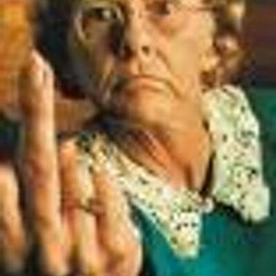 Profile Picture of Catherine Collett (@Button2507) on Twitter
