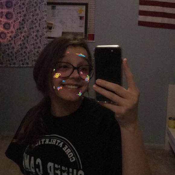 Profile Picture of Sophia Pasienza (@sophiepaz1201) on Poshmark