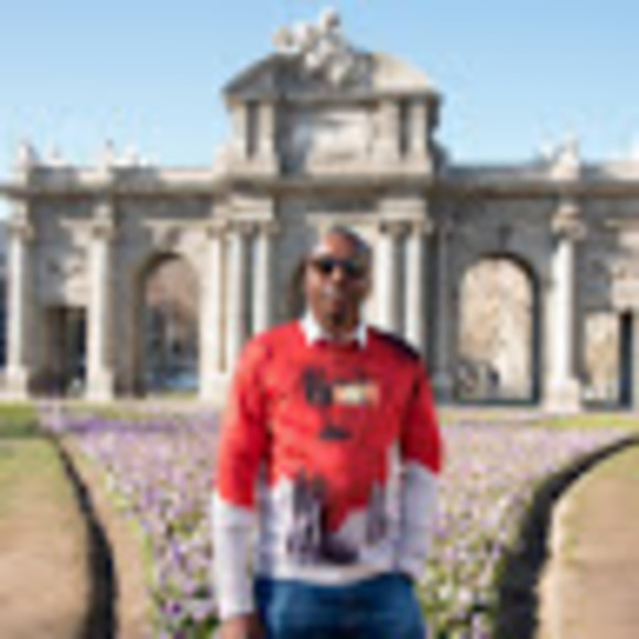 Profile Picture of Elvis Okenwa (@elvisofficial) on Poshmark