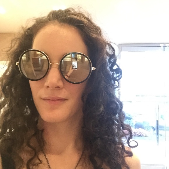 Profile Picture of Rebekka Denenberg (@violet_velour) on Poshmark