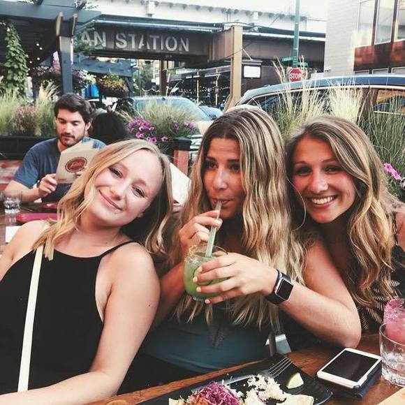 Profile Picture of Carly Jacklene (@carlyfranzese) on Poshmark