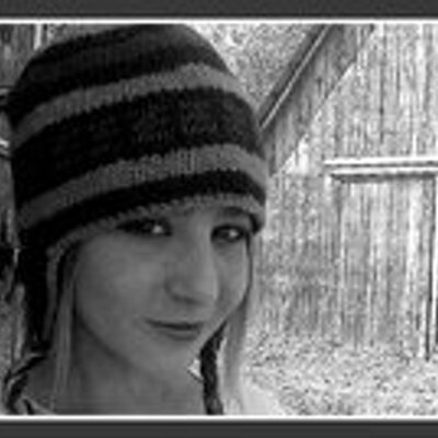 Profile Picture of Elizabeth Driskell (@FunnyPerson98) on Twitter