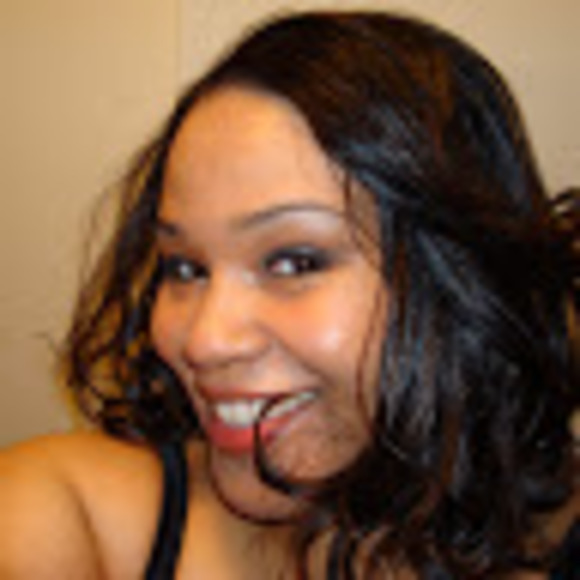 Profile Picture of Misty Mackey (@mlmackey73) on Poshmark