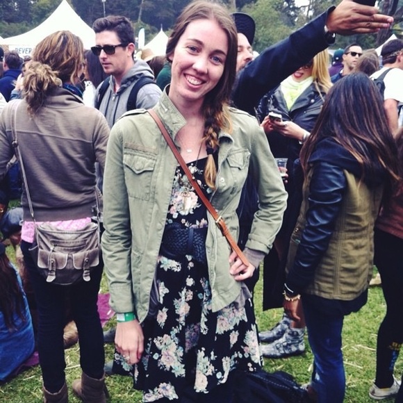 Profile Picture of Betsy Bauchmann (@bbauchmann) on Poshmark