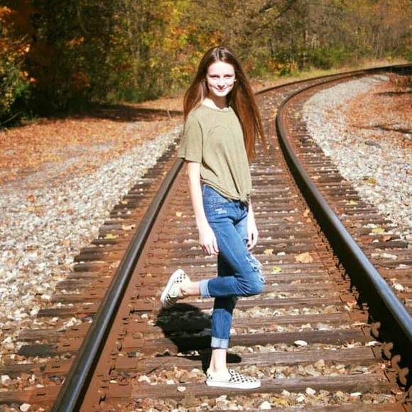 Profile Picture of Avianna Iiams (@aviannaiiams17) on Poshmark