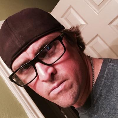 Profile Picture of Dustin Dixon (@dustindixon83) on Twitter