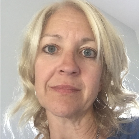 Profile Picture of Beth Zemcik (@bethzemcik) on Poshmark