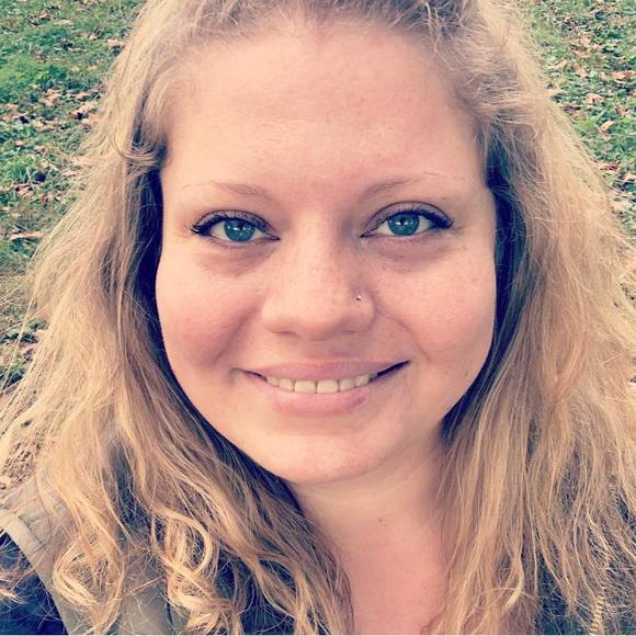 Profile Picture of Christine Kliemann (@hahanojk) on Poshmark
