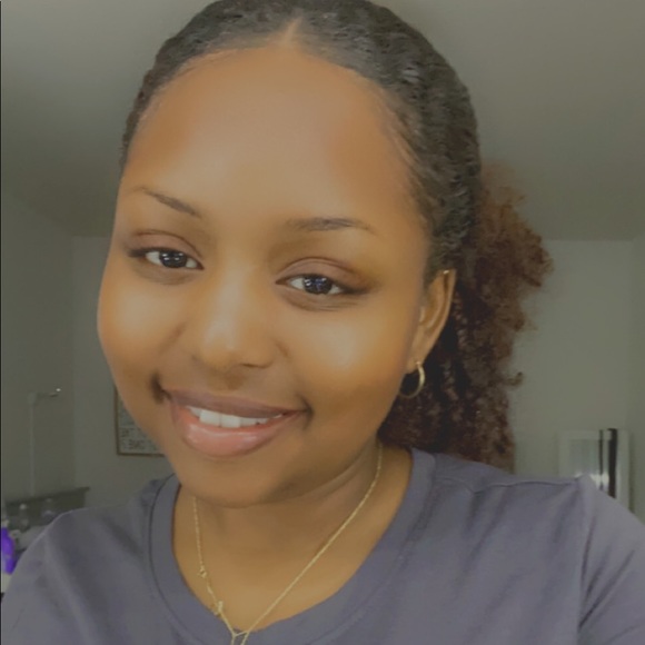 Profile Picture of Kiana Stith (@kianamonae07) on Poshmark