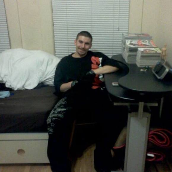 Profile Picture of Gary Shea (@gshea1985) on Poshmark