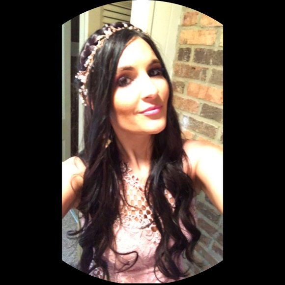 Profile Picture of Heidi Engel (@engelsinger) on Poshmark
