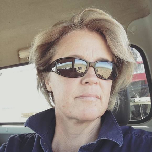 Profile Picture of Karen Royce (@kazcalv) on Poshmark
