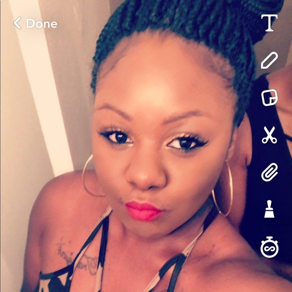 Profile Picture of Janee James (@alesia_92) on Poshmark