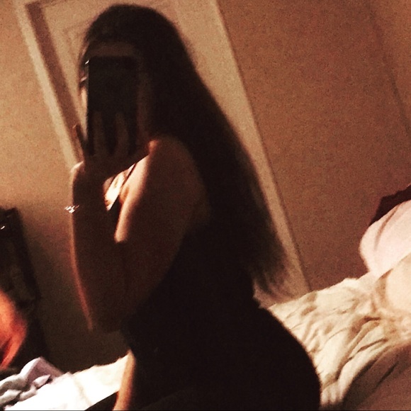 Profile Picture of Elizabeth Vetrano (@e_vetrano) on Poshmark