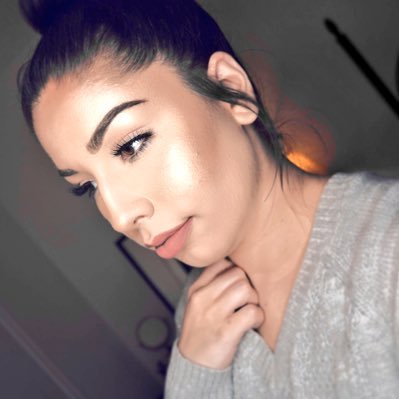 Profile Picture of Alana Hope (@CarusoAlana) on Twitter