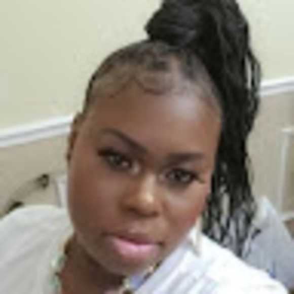 Profile Picture of Shaquanda Underwood (@shaquandau) on Poshmark