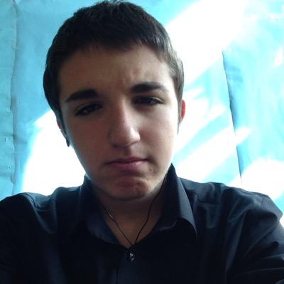 Profile Picture of Joshua Parrott (@JoshPearet) on Twitter