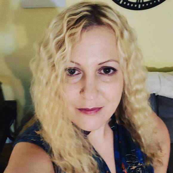 Kelly Reenan - Poshmark Profile Picture of Kelly Reenan (@kellyreen) on Poshmark