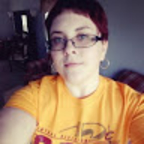 Profile Picture of Jessica Gunnoe (@jessicagunnoe) on Poshmark