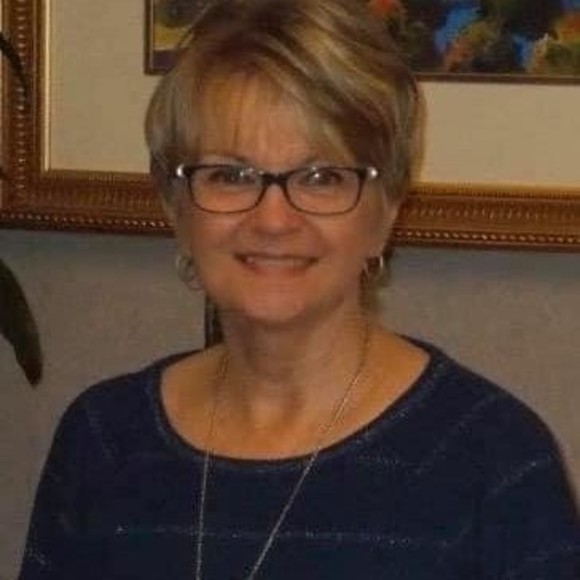Profile Picture of Kathy Mccombs (@kmccombs72) on Poshmark