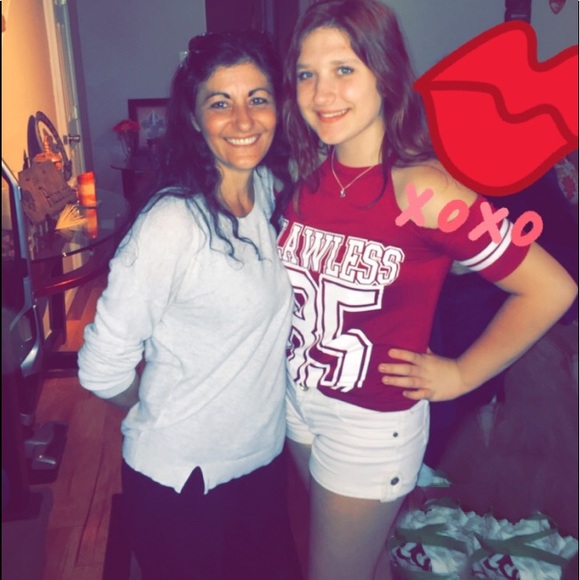 Profile Picture of Destiny Kreeger (@destinyjkreeger) on Poshmark