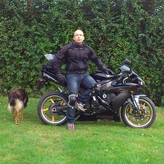 Profile Picture of László Figler (@L&) on Facebook