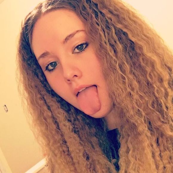 Profile Picture of Amber Schulte (@amber_schulte) on Poshmark