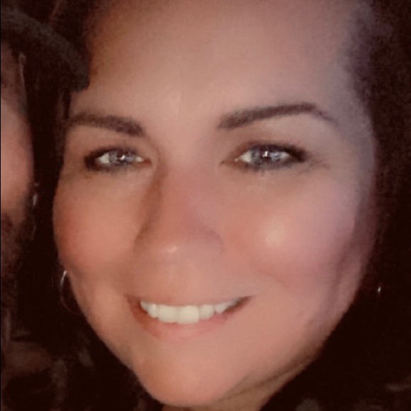 Profile Picture of Kristi Duncan (@kristiduncan758) on Poshmark