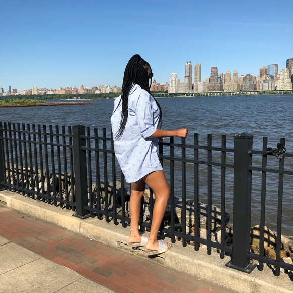 Profile Picture of Monet Ottey (@monizzle_) on Poshmark