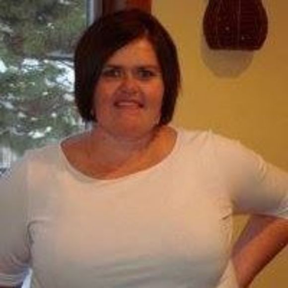 Profile Picture of Suzanne Pedersen (@suzannepedersen) on Poshmark