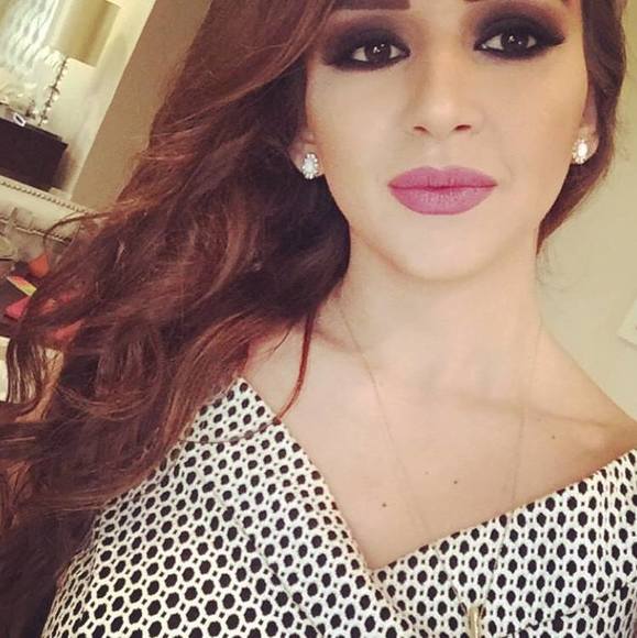 Profile Picture of Luna Fakhoury (@lunafaris93) on Poshmark